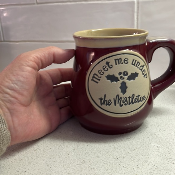 Two hand crafted Meet me Under the Mistletoe mugs - Picture 7 of 7